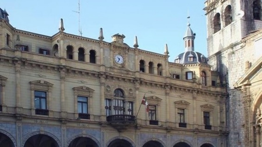 EAJ-PNV: «es increíble que, debido al modelo de gestión de EH Bildu, el Ayuntamiento tenga millones de euros de remanente todos los años» EAJ-PNV: «es increíble que, debido al modelo de gestión de EH Bildu, el Ayuntamiento tenga millones de euros de remanente todos los años»