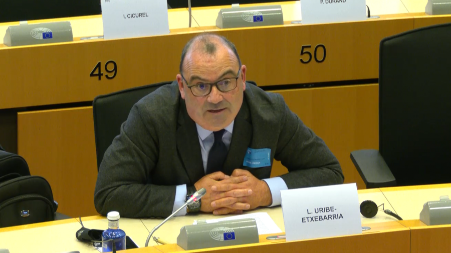 Luke Uribe-Etxebarria defiende la participación directa y efectiva de los poderes legislativos vascos en la legislación de la UE Luke Uribe-Etxebarria defiende la participación directa y efectiva de los poderes legislativos vascos en la legislación de la UE