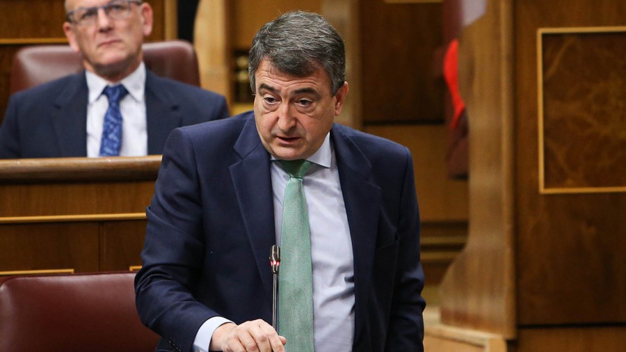 Aitor Estebanek Espainiako gobernuari exijitu dio dokumentuak desklasifikatzea eta ustezko espioitza ikertzeko Batzordea eratzea Aitor Estebanek Espainiako gobernuari exijitu dio dokumentuak desklasifikatzea eta ustezko espioitza ikertzeko Batzordea eratzea