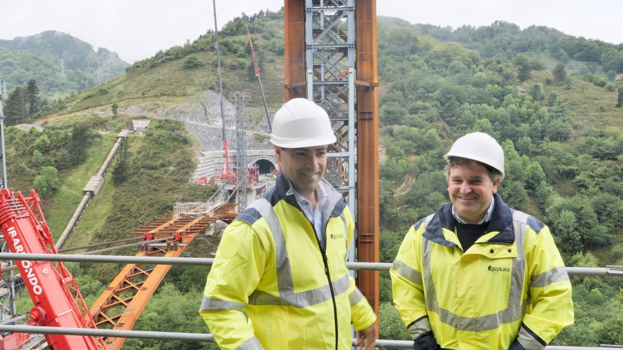 El abatimiento de los viaductos del Bolintxu inicia la cuenta atrás para la puesta en marcha de la segunda fase de la Supersur El abatimiento de los viaductos del Bolintxu inicia la cuenta atrás para la puesta en marcha de la segunda fase de la Supersur