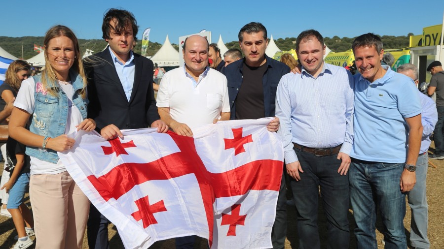 Tbilisira bidaiatuko da Ortuzar Georgiako Independentziaren Egunaren ospakizunean parte hartzera Tbilisira bidaiatuko da Ortuzar Georgiako Independentziaren Egunaren ospakizunean parte hartzera