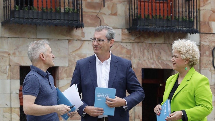 Ayuntamiento de Urretxu y Diputación comparten proyectos para una Gipuzkoa que garantice “empleo, protección y futuro” para todas las personas Ayuntamiento de Urretxu y Diputación comparten proyectos para una Gipuzkoa que garantice “empleo, protección y futuro” para todas las personas
