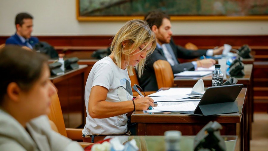 Belarra ministroak egoitzetarako proposatu duen eredua “euskal eskuduntzak” zapaltzen dituela salatu du Euskal Taldeak Belarra ministroak egoitzetarako proposatu duen eredua “euskal eskuduntzak” zapaltzen dituela salatu du Euskal Taldeak