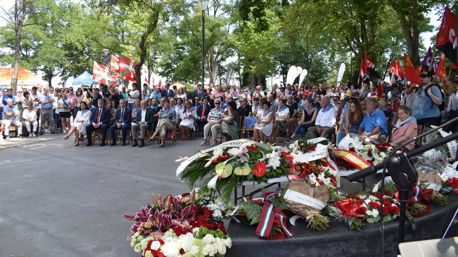Eusko Jaurlaritzak gudarien eta milizianoen memoria ohoratu du Artxandan, Bilbo erori zeneko 85. urteurrenean Eusko Jaurlaritzak gudarien eta milizianoen memoria ohoratu du Artxandan, Bilbo erori zeneko 85. urteurrenean