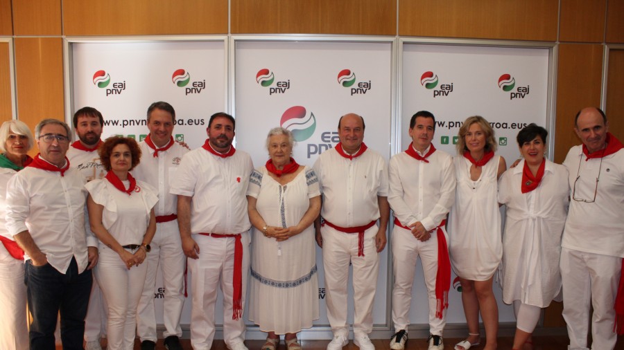El ‘Pañuelico 2022‘ de EAJ-PNV  para Arantzazu Ametzaga Iribarren, referente de la cultura vasca