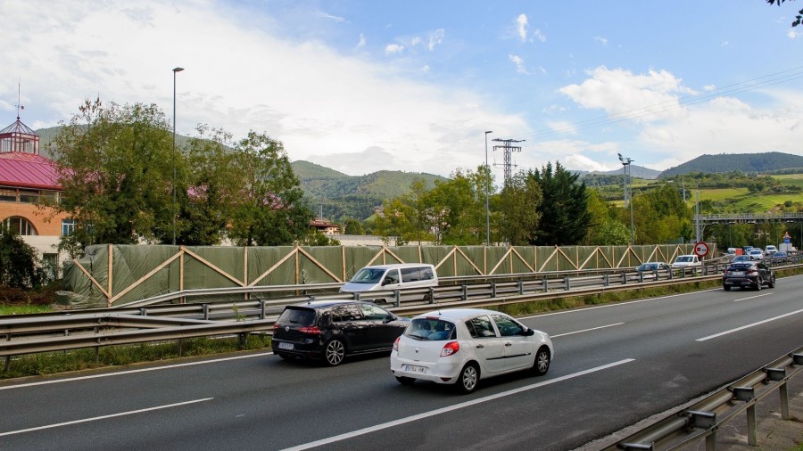 EAJ-PNVren ustez, ulertezina da ikastolan panelak jartzeko atzerapena, konponbidea mahai gainean izanda