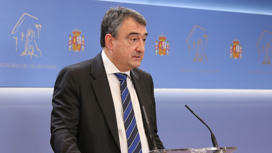 Aitor Esteban asegura que la decisión del TC supone una “invasión de la inviolabilidad de las Cámaras” Aitor Esteban asegura que la decisión del TC supone una “invasión de la inviolabilidad de las Cámaras”