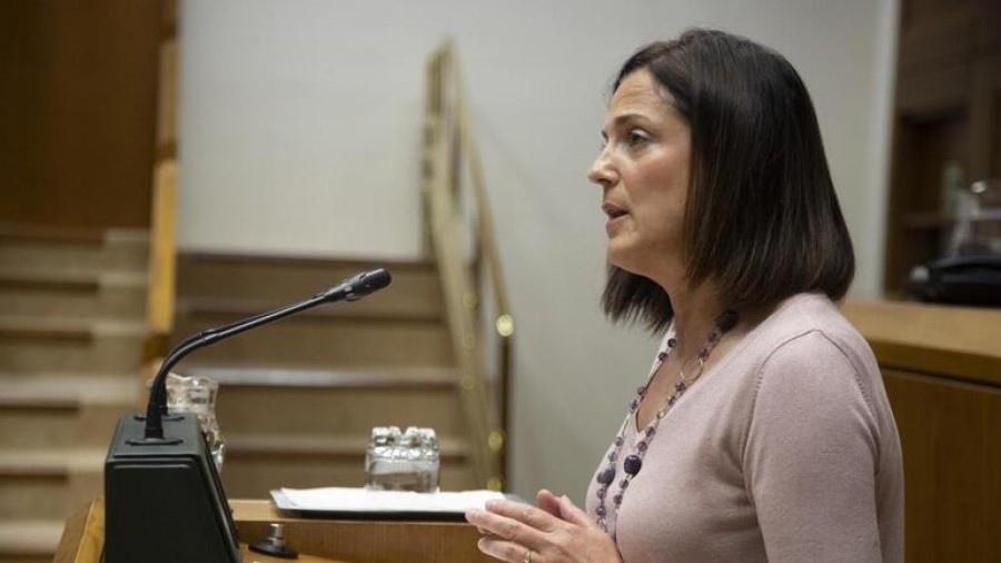 Artolazabalek argitu du Escrivá ministroak Euskadin errefuxiatu-plazak indartzeko beharraz baino ez zuela hitz egin, xehetasun gehiagorik eman gabe Artolazabalek argitu du Escrivá ministroak Euskadin errefuxiatu-plazak indartzeko beharraz baino ez zuela hitz egin, xehetasun gehiagorik eman gabe