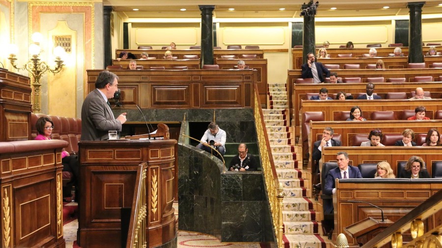 Esteban, a Sánchez: “Si no abona las relaciones, esta Legislatura le va a parecer un camino de rosas comparada con la siguiente” Esteban, a Sánchez: “Si no abona las relaciones, esta Legislatura le va a parecer un camino de rosas comparada con la siguiente”