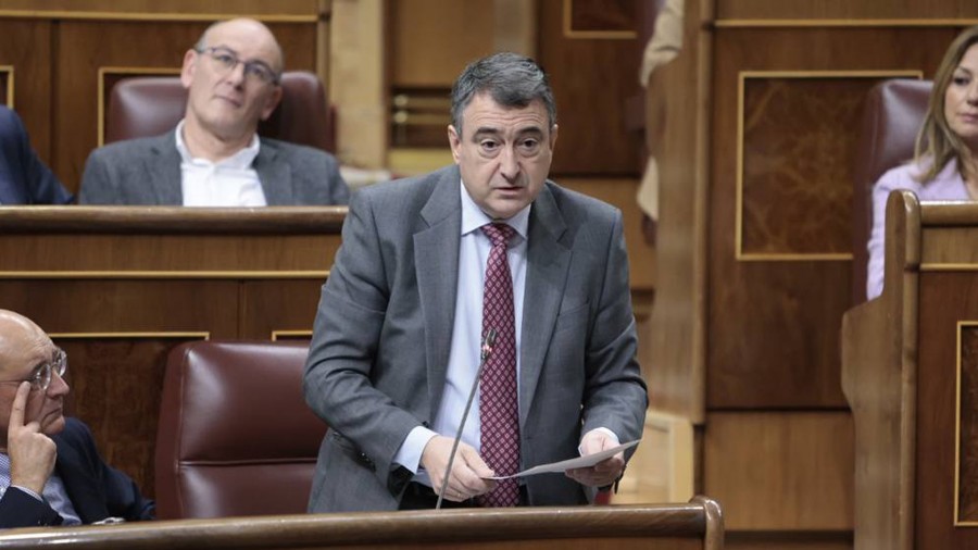 Esteban evidencia ante Sánchez que el Elíseo incumple los acuerdos de la cumbre hispano-francesa: “¿Para qué ha servido?” Esteban evidencia ante Sánchez que el Elíseo incumple los acuerdos de la cumbre hispano-francesa: “¿Para qué ha servido?”
