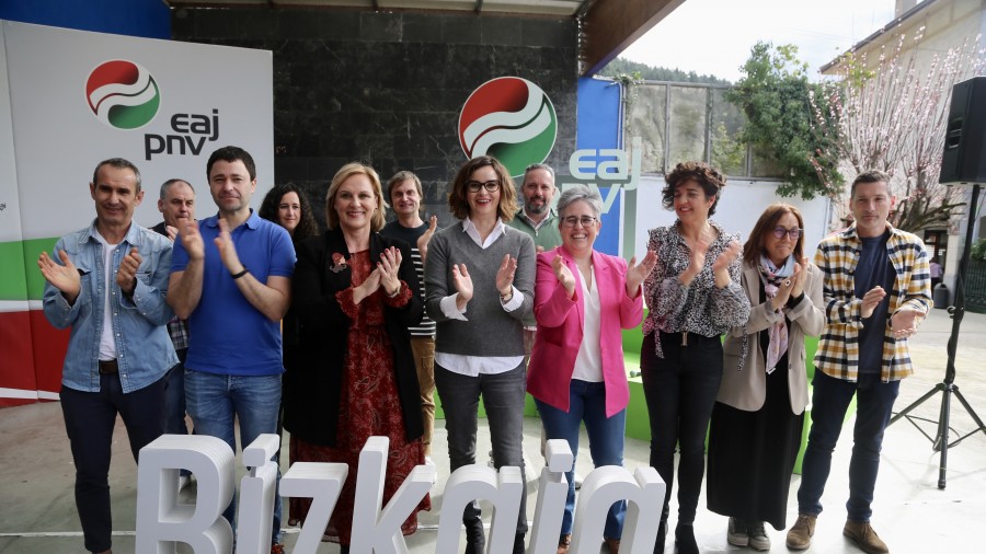 Elixabete Etxanobe muestra su compromiso con todas las comarcas, “porque en Bizkaia todos los pueblos son de primera” Elixabete Etxanobe muestra su compromiso con todas las comarcas, “porque en Bizkaia todos los pueblos son de primera”
