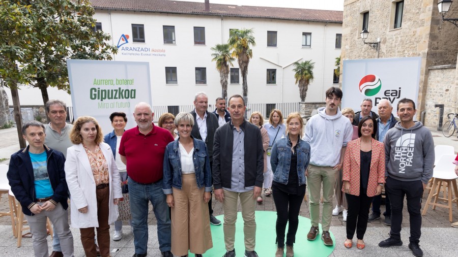 Bergarak behar duen aldaketa gidatzeko talde indartsua, konprometitua eta anitza aurkeztu du Mikel Letek