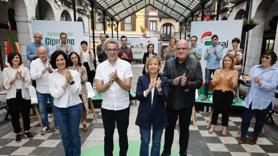 Xarles Iturbe EAJ-PNVko alkategaiak Tolosarekin konprometitutako pertsonek osatzen duten talde sendoa eta anitza aurkeztu du