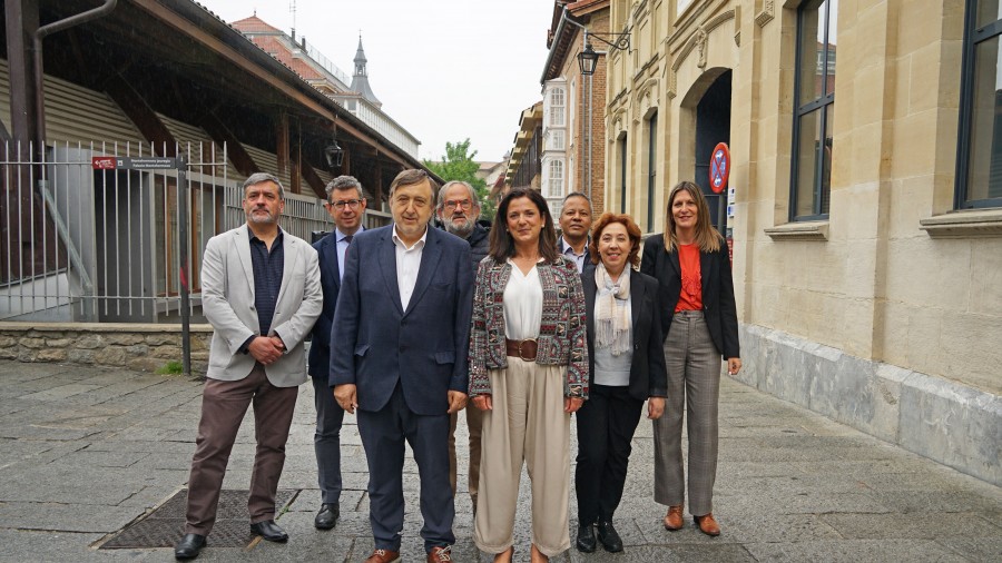 Beatriz Artolazabal presenta la estrategia para convertir a Vitoria-Gasteiz en una ciudad digital Beatriz Artolazabal presenta la estrategia para convertir a Vitoria-Gasteiz en una ciudad digital