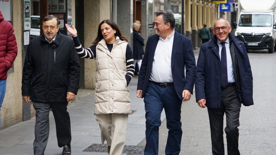 Beatriz Artolazabalek Gasteizko bihotza den hirigunea suspertzeko estrategia ekonomikoa, kulturala eta berritzailea proposatu du Beatriz Artolazabalek Gasteizko bihotza den hirigunea suspertzeko estrategia ekonomikoa, kulturala eta berritzailea proposatu du