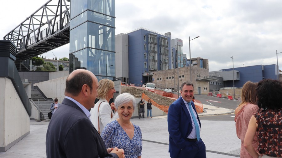 Andoni Ortuzar y Aitor Esteban asisten a la inauguración del nuevo proyecto de la Fundación Matia que EAJ-PNV ha contribuido a financiar Andoni Ortuzar y Aitor Esteban asisten a la inauguración del nuevo proyecto de la Fundación Matia que EAJ-PNV ha contribuido a financiar