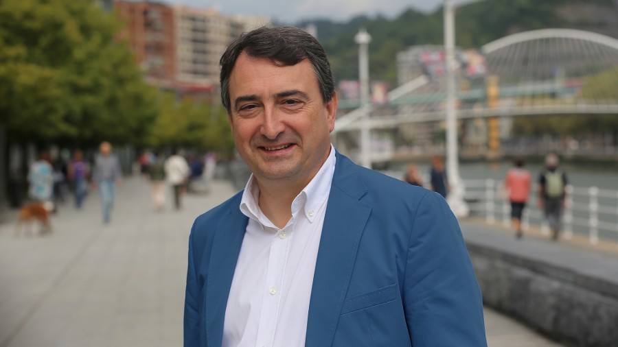 Aitor Esteban: “EAJ ez da inoren makulu izango, Euskadi ordezkatzeko eta euskal hiritargoaren interesak defendatzeko aurkezten gara” Aitor Esteban: “EAJ ez da inoren makulu izango, Euskadi ordezkatzeko eta euskal hiritargoaren interesak defendatzeko aurkezten gara”