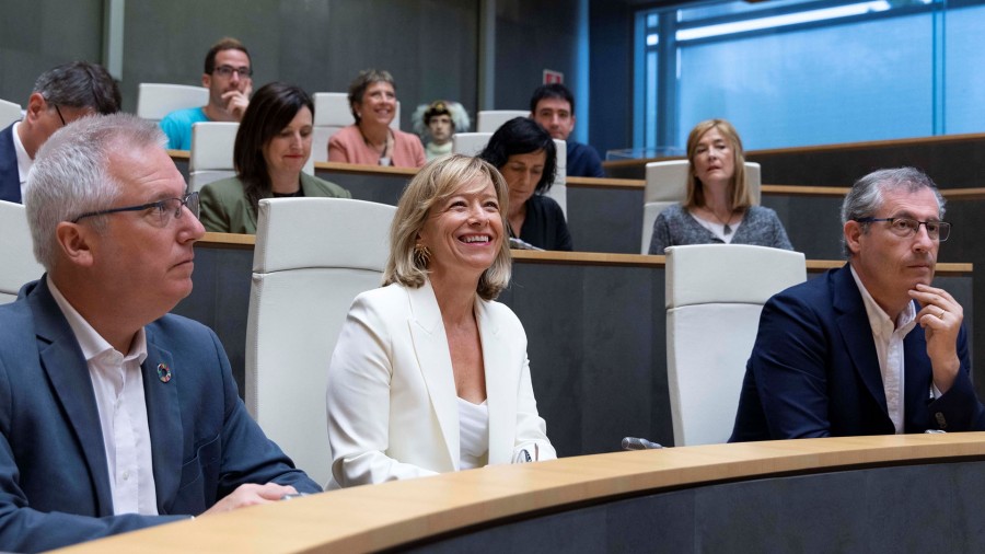 Eider Mendoza presenta su candidatura para liderar un gobierno foral cuya seña serán “la cercanía, el feminismo, la innovación y la mirada en el largo plazo” Eider Mendoza presenta su candidatura para liderar un gobierno foral cuya seña serán “la cercanía, el feminismo, la innovación y la mirada en el largo plazo”