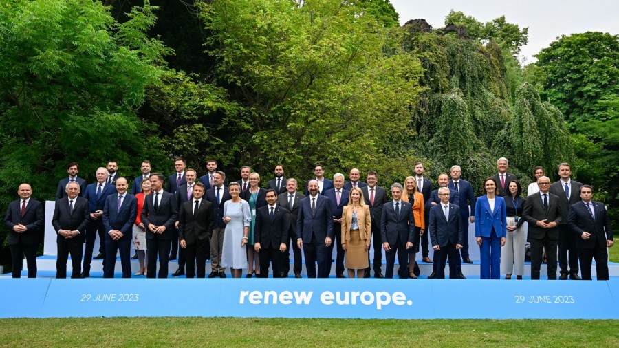 EAJ-PNV lleva a Bruselas la demanda de la Eurorregión, reclama una gestión eficaz de los fondos europeos y renueva su compromiso contra la extrema derecha EAJ-PNV lleva a Bruselas la demanda de la Eurorregión, reclama una gestión eficaz de los fondos europeos y renueva su compromiso contra la extrema derecha