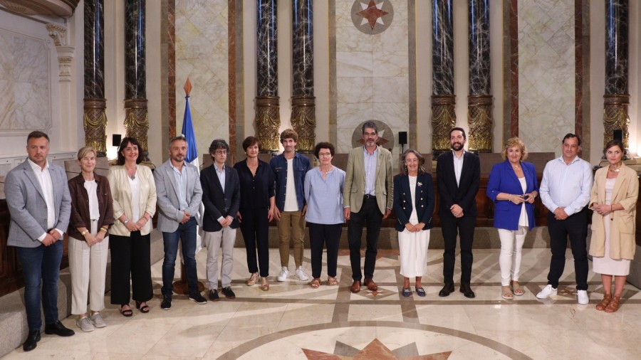 EAJ-PNV y PSE-EE suscriben un acuerdo de gobierno con cinco compromisos para construir una Donostia mejor para las generaciones futuras EAJ-PNV y PSE-EE suscriben un acuerdo de gobierno con cinco compromisos para construir una Donostia mejor para las generaciones futuras