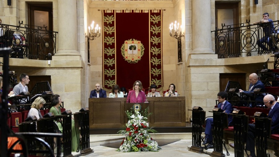 Elixabete Etxanobek Ahaldun Nagusirako hautagaitza aurkeztu du pertsonak, jarduera ekonomikoa, enplegua eta mugikortasun jasangarria bere jardun politikoaren ardatz nagusitzat aurkeztuz Elixabete Etxanobek Ahaldun Nagusirako hautagaitza aurkeztu du pertsonak, jarduera ekonomikoa, enplegua eta mugikortasun jasangarria bere jardun politikoaren ardatz nagusitzat aurkeztuz