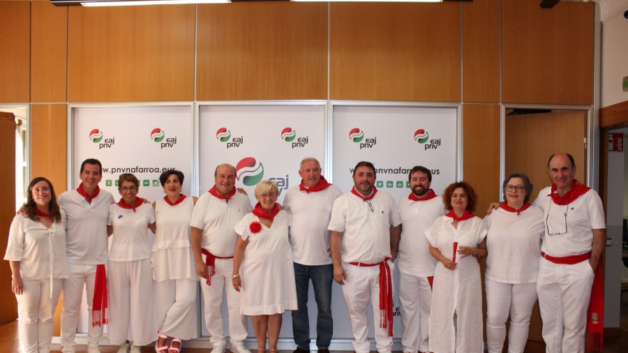 El 'Pañuelico 2023' de EAJ-PNV, para Carlos Octavio y Susana Olaetxea, humanistas y comprometidos con el Partido desde 1977 El 'Pañuelico 2023' de EAJ-PNV, para Carlos Octavio y Susana Olaetxea, humanistas y comprometidos con el Partido desde 1977