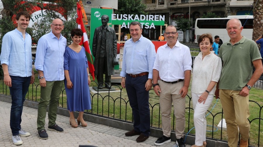 Aitor Estebanek hitzeman du Madrilen euskal autogobernua defendatzen jarraituko duela: “Gaitasuna eta ezagutza erakutsi ditugu, eta guk besterik ez dugu hori egin”