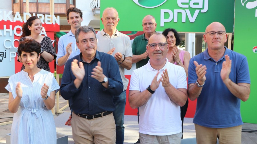 Aitor Estebanek U23aren ondoren, eta PSOEren laguntzarekin, antzeman daitekeen “panorama birzentralizatzailearen kontra” ohartarazi du ‘LOAPA berri bat‘ ari baita prestatzen Aitor Estebanek U23aren ondoren, eta PSOEren laguntzarekin, antzeman daitekeen “panorama birzentralizatzailearen kontra” ohartarazi du ‘LOAPA berri bat‘ ari baita prestatzen