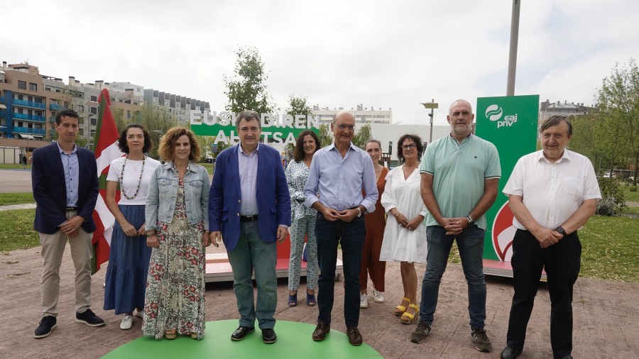 Aitor Estebanek berretsi du EAJren konpromisoa “KPI-aren arabera eguneratutako pentsio duinen alde” Aitor Estebanek berretsi du EAJren konpromisoa “KPI-aren arabera eguneratutako pentsio duinen alde”