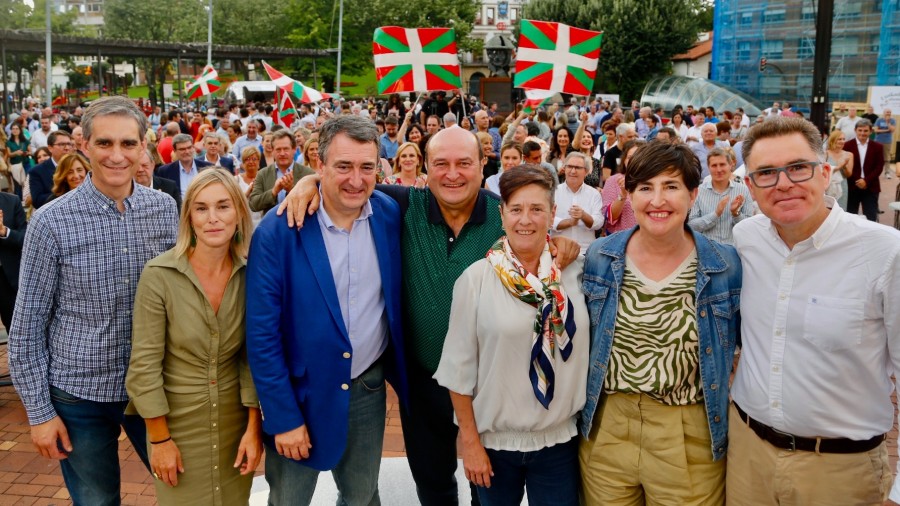 EAJ-PNV reivindica su apuesta por la industria de Ezkerraldea frente a un PSOE que decía que “la mejor política industrial es la que no existe” EAJ-PNV reivindica su apuesta por la industria de Ezkerraldea frente a un PSOE que decía que “la mejor política industrial es la que no existe”