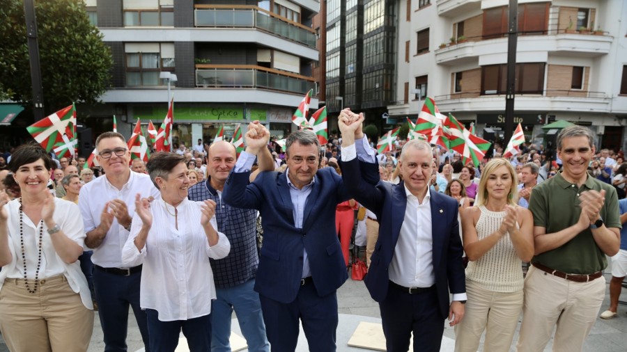 Aitor Esteban recuerda este 18 de julio que “EAJ-PNV sigue donde siempre: con la libertad, la democracia y los derechos humanos” Aitor Esteban recuerda este 18 de julio que “EAJ-PNV sigue donde siempre: con la libertad, la democracia y los derechos humanos”
