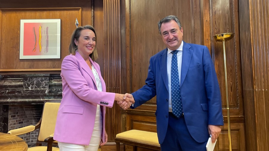 Aitor Esteban reitera el 'no' de EAJ-PNV a la investidura de Alberto Núñez Feijóo en la reunión con Cuca Gamarra Aitor Esteban reitera el 'no' de EAJ-PNV a la investidura de Alberto Núñez Feijóo en la reunión con Cuca Gamarra