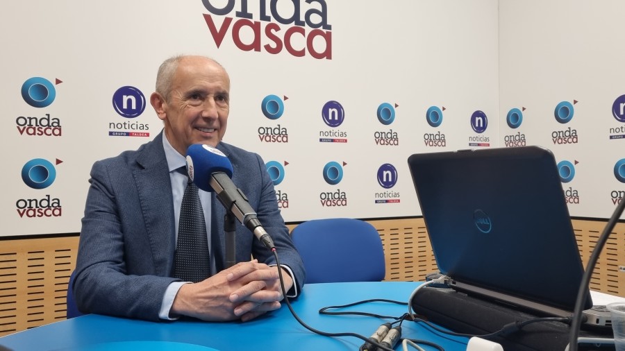 Josu Erkoreka: “Las huelgas en lo público no obedecen a una casualidad, se da una coincidencia de intereses y llama la atención que se convoque una huelga general existiendo situaciones muy heterogéneas en el sector público” Josu Erkoreka: “Las huelgas en lo público no obedecen a una casualidad, se da una coincidencia de intereses y llama la atención que se convoque una huelga general existiendo situaciones muy heterogéneas en el sector público”