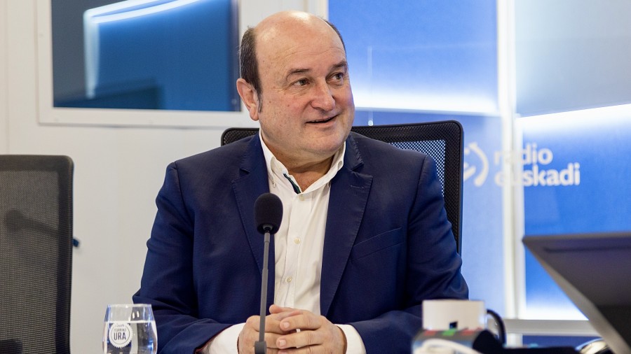 Ortuzar: “EBBk ondorengotza proposatu du eta hori da Imanol Pradales izan dadila Ardanza-Ibarretxe-Urkullu katearen kate-begi berria” Ortuzar: “EBBk ondorengotza proposatu du eta hori da Imanol Pradales izan dadila Ardanza-Ibarretxe-Urkullu katearen kate-begi berria”