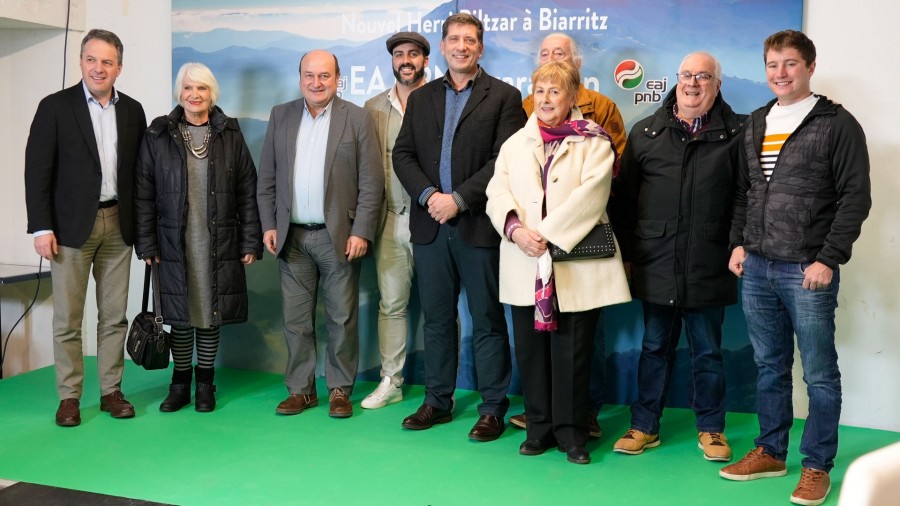 EAJ-PNVk Miarritzen ospatu du Ipar Euskadin zazpigarren Herri Biltzarra sortu izana, Iparraldeko hiritargoarentzako “aukera berria” finkatzen duena EAJ-PNVk Miarritzen ospatu du Ipar Euskadin zazpigarren Herri Biltzarra sortu izana, Iparraldeko hiritargoarentzako “aukera berria” finkatzen duena