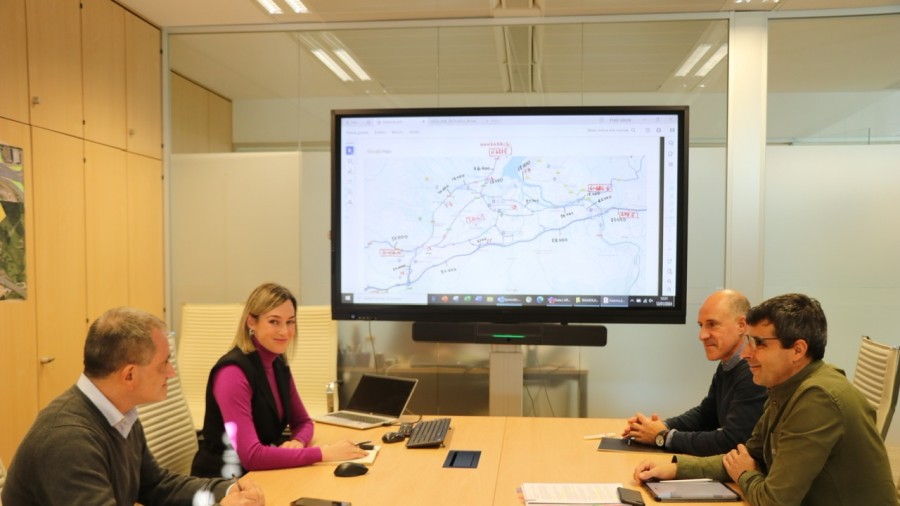 “La relación y el trabajo conjunto con la Diputación Foral nos permitirá mejorar la movilidad en Hondarribia y afrontar los retos del futuro” “La relación y el trabajo conjunto con la Diputación Foral nos permitirá mejorar la movilidad en Hondarribia y afrontar los retos del futuro”