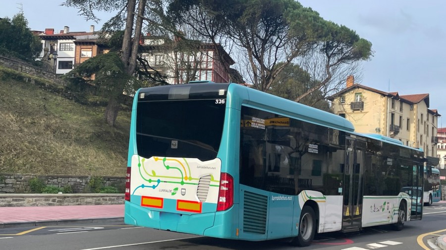Linea batzuk hobetzea, beste batzuk okertzearen kontura, ez da zerbitzua hobetzea