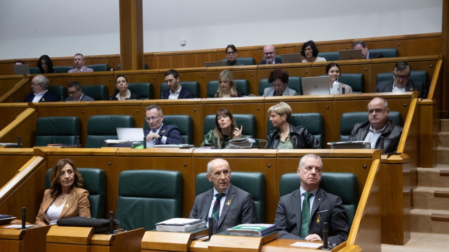 Legebiltzarrak adostasun handiko hiru lege berri onartu ditu, Euskadi solidarioagoa eta pertsona guztien eskubideak gehiago errespetatuko dituena izan dadin Legebiltzarrak adostasun handiko hiru lege berri onartu ditu, Euskadi solidarioagoa eta pertsona guztien eskubideak gehiago errespetatuko dituena izan dadin