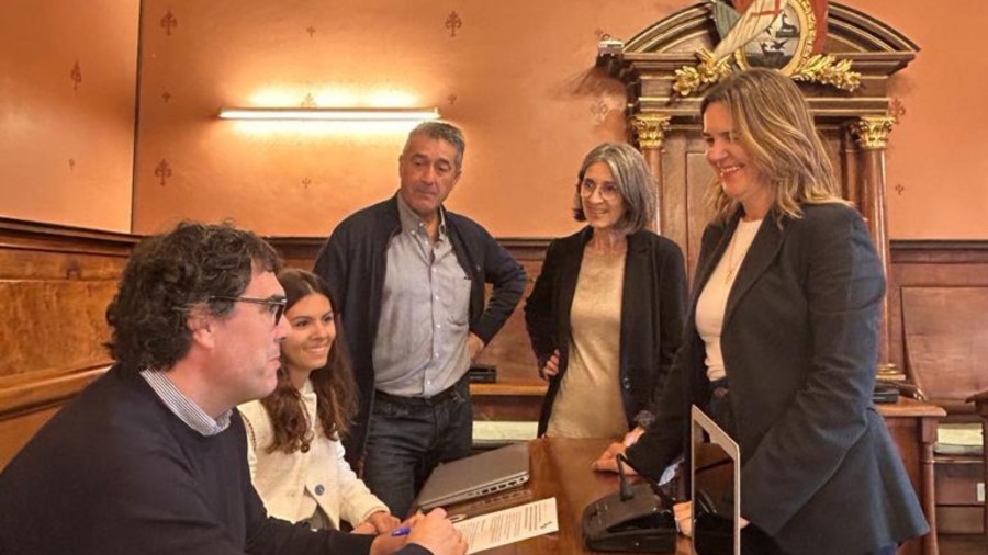 EAJ-PNV de Oñati llama a la puerta de la Dipu-tación Foral de Gipuzkoa para presentar for-malmente su propuesta de lanzadera de auto-bús a San Prudencio EAJ-PNV de Oñati llama a la puerta de la Dipu-tación Foral de Gipuzkoa para presentar for-malmente su propuesta de lanzadera de auto-bús a San Prudencio