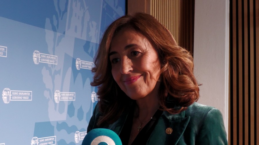 Los Gobiernos Vasco y español acuerdan transferir a Euskadi funciones y servicios en materia de inmigración Los Gobiernos Vasco y español acuerdan transferir a Euskadi funciones y servicios en materia de inmigración