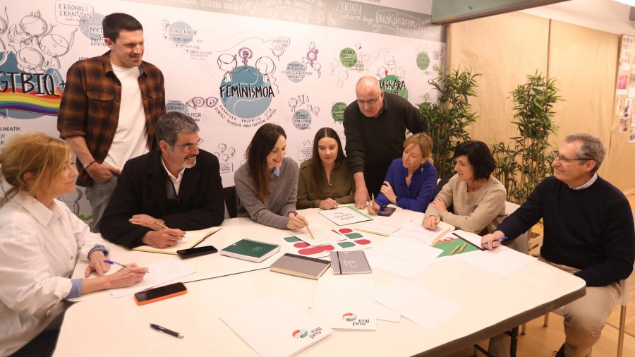 EAJk beharrezkoa jotzen du “Estatuarekin bestelako harreman politikoa, Euskal Herria nazioa dela aitortzean oinarritzen dena” EAJk beharrezkoa jotzen du “Estatuarekin bestelako harreman politikoa, Euskal Herria nazioa dela aitortzean oinarritzen dena”