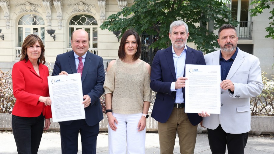 CEUSek aldarrikatzen du Europa “demokratikoa, sozialki aurreratua, pertsonak bere lan politikoaren ardatz izango dituena” CEUSek aldarrikatzen du Europa “demokratikoa, sozialki aurreratua, pertsonak bere lan politikoaren ardatz izango dituena”