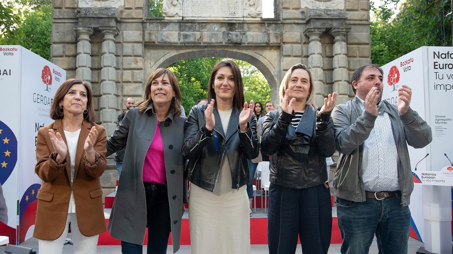 Oihane Agirregoitia se compromete en Iruña a “defender el Convenio” y a ser “la voz de Nafarroa” en el Parlamento Europeo Oihane Agirregoitia se compromete en Iruña a “defender el Convenio” y a ser “la voz de Nafarroa” en el Parlamento Europeo
