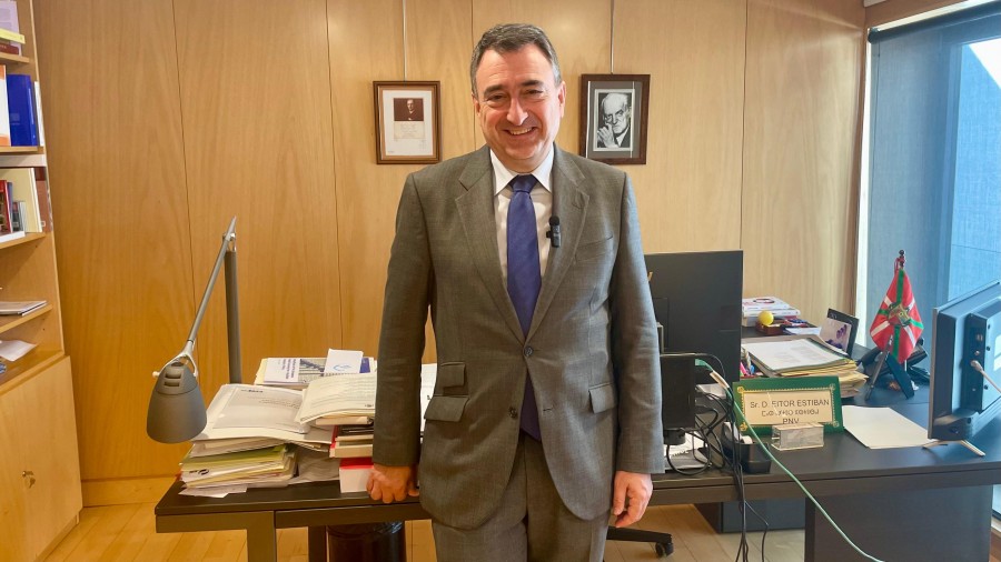 Segurtasun Batzordeak Ertzaintzaren eginkizunak EAEko portu eta aireportuetara hedatzea adostea lortu du EAJk Segurtasun Batzordeak Ertzaintzaren eginkizunak EAEko portu eta aireportuetara hedatzea adostea lortu du EAJk
