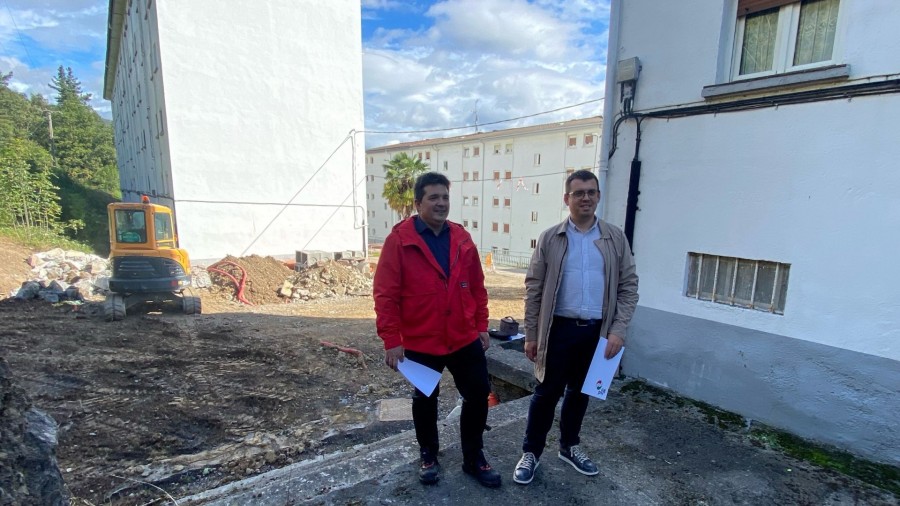 EAJ-PNV propone ampliar plazas de aparcamiento en el barrio Santa Teresa en los terrenos de Doneztebe Portua ante la falta de alternativas tras las obras de regeneración EAJ-PNV propone ampliar plazas de aparcamiento en el barrio Santa Teresa en los terrenos de Doneztebe Portua ante la falta de alternativas tras las obras de regeneración