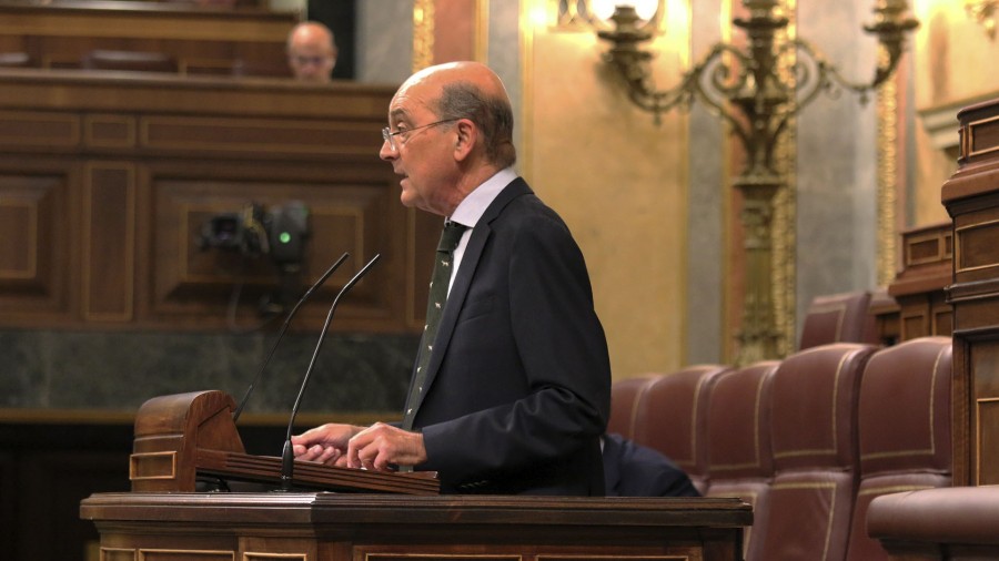Euskal Taldea pozik agertu da EAJ-PNVren ekimenez Mozal Legearen erreforma kontuan hartuko delako, baina iragarri du zuzenketak aurkeztu egingo dituela aginte-printzipioari eustea xede Euskal Taldea pozik agertu da EAJ-PNVren ekimenez Mozal Legearen erreforma kontuan hartuko delako, baina iragarri du zuzenketak aurkeztu egingo dituela aginte-printzipioari eustea xede