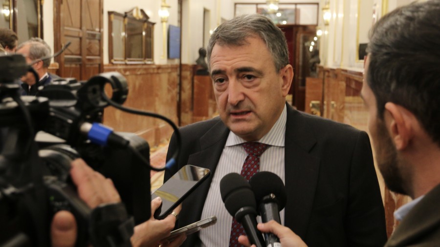 EAJ eta PSOEren arteko ituna betez Espainiako Gobernuarekin autogobernu ekonomikoa areagotzeko eta euskal erakundeek nazioarteko foro fiskaletan parte hartzeko sinatu den akordioa txalotu du Euskal Taldeak EAJ eta PSOEren arteko ituna betez Espainiako Gobernuarekin autogobernu ekonomikoa areagotzeko eta euskal erakundeek nazioarteko foro fiskaletan parte hartzeko sinatu den akordioa txalotu du Euskal Taldeak