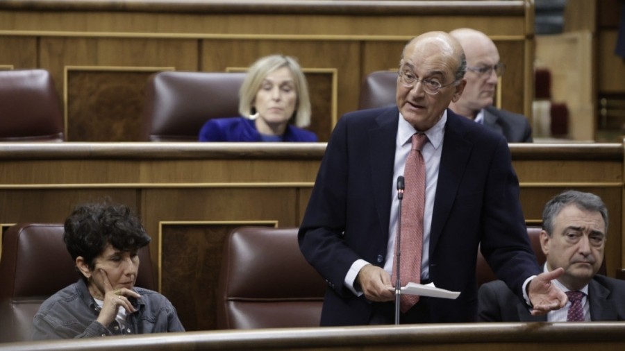 El Grupo Vasco pide al Gobierno español que “actúe” ante el “grave perjuicio para la ciudadanía” que suponen los controles del Estado francés entre Iparralde y Hegoalde El Grupo Vasco pide al Gobierno español que “actúe” ante el “grave perjuicio para la ciudadanía” que suponen los controles del Estado francés entre Iparralde y Hegoalde