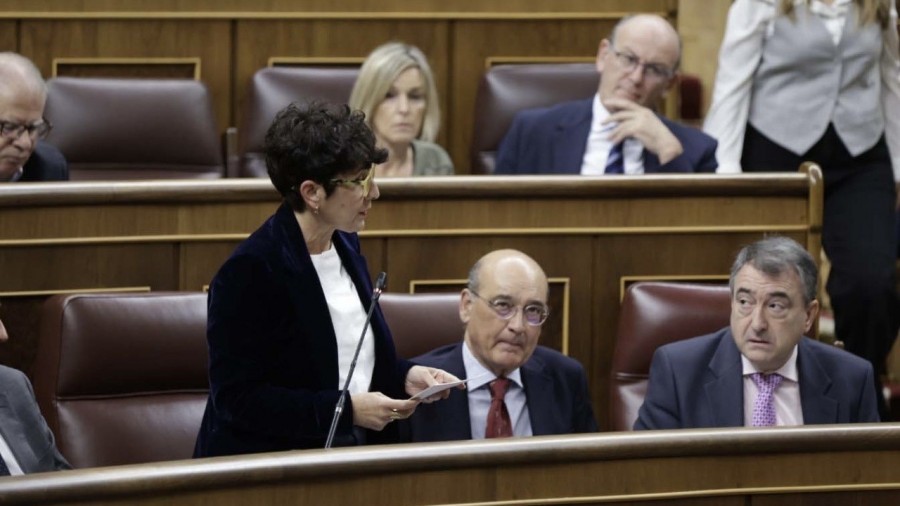 Euskal Taldeak Estatuko gobernuari berriz erreklamatu dio lana eta mendekotasun gradu handia duten pertsonak zaintzea uztartu behar duten langileei erretiroa aurreratzea Euskal Taldeak Estatuko gobernuari berriz erreklamatu dio lana eta mendekotasun gradu handia duten pertsonak zaintzea uztartu behar duten langileei erretiroa aurreratzea