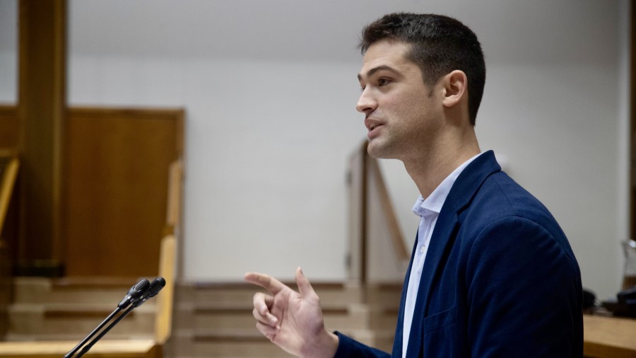 Joseba Díez Antxustegik jarrera aldaketa eskatu die PPri eta Sumarri “muturreko jarrerak alde batera utzi” eta “Euskadirentzat baliagarri” bihurtzeko